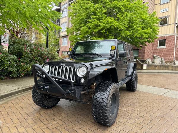 2017 Jeep Wrangler Sahara 4X4 42K Miles - Lifted with