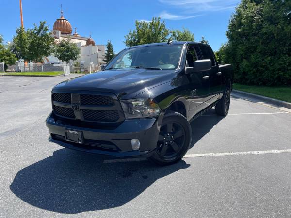 *PRE-OWNED* 2022 Ram 1500 Classic Express for $0 Build Credit,