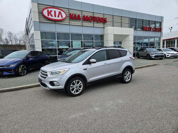 2017 Ford Escape SE AWD with Leather, Big Screen, and