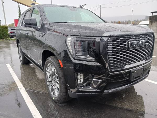 2023 GMC Yukon Denali Ultimate 6.2L with Cameras and CarPlay