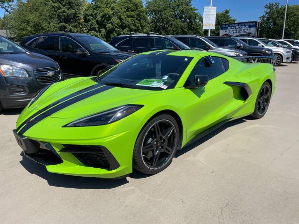 2021 Chevrolet Corvette 2LT Coupe C8 Stingray (10,000 km) for