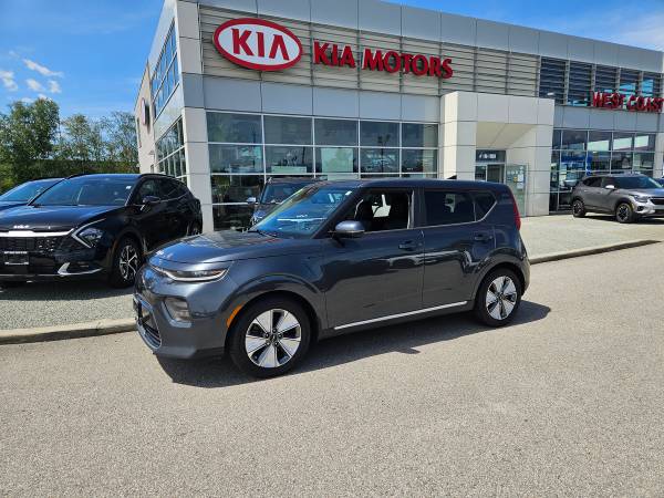 2022 Kia Soul EV Limited with Longer Range, Navigation, All