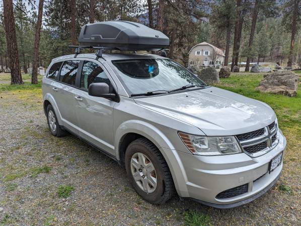 2011 Dodge Journey SE/Express SUV with Rooftop Box & Fully