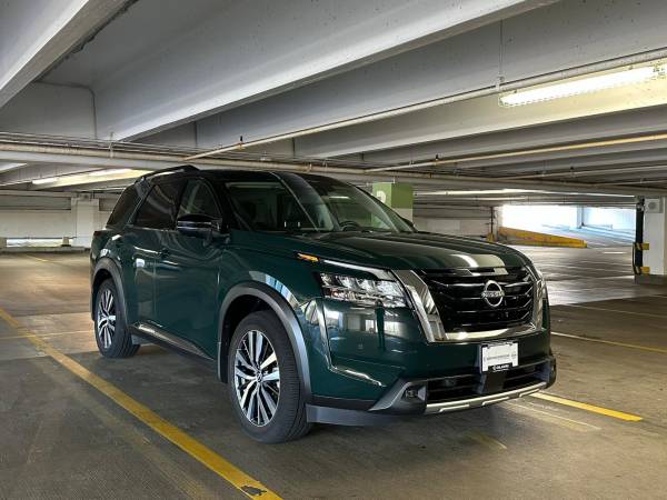 2022 Nissan Pathfinder Platinum V6 4x4 for $0 Build Credit,