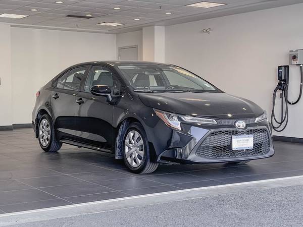 2020 Toyota Corolla LE with Steering Wheel Controls, Cruise Control,