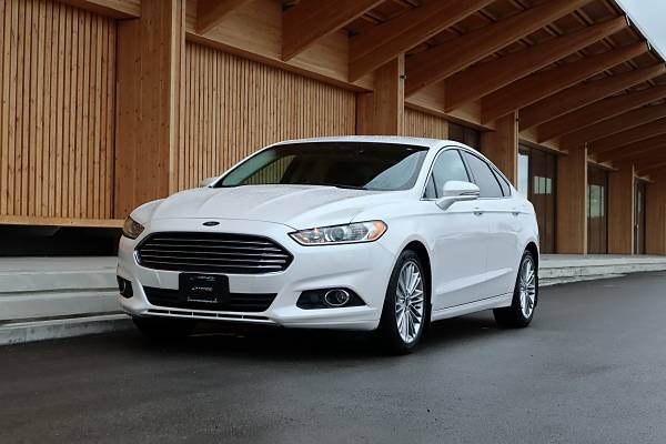 2015 Ford Fusion SE with 71185KM + Navigation + Rear