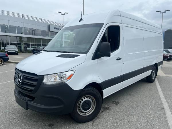 2022 Mercedes Benz Sprinter 2500 Cargo 170WB *Low Kilometers* for