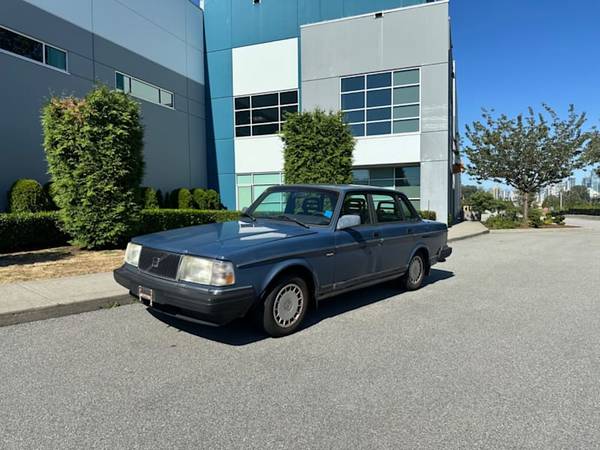 1993 Volvo 240 Automatic A/C Original 141,000 km for $0