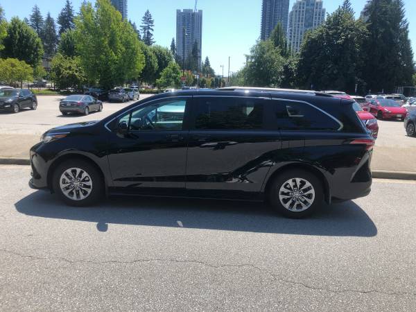 2022 Toyota Sienna LE Hybrid 8 Passenger FWD for $0