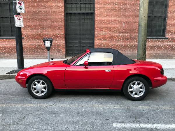 1991 Mazda Miata MX-5 Trim for $0 Build Credit, Poor