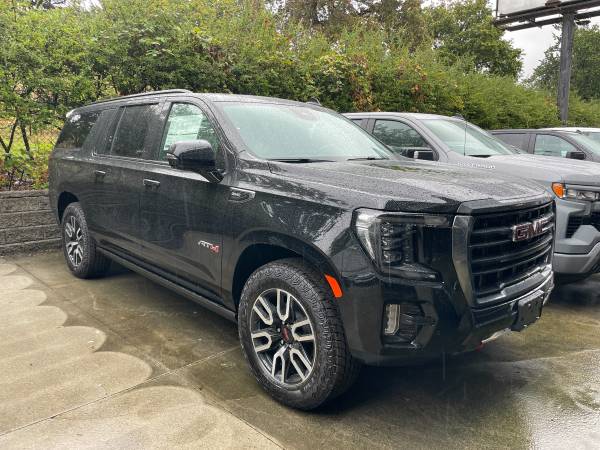 2024 GMC Yukon XL AT4 6.2 V8 MAX Tow 8-Seater