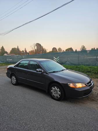 1999 Honda Accord Sedan Trim - 217,000 km, Runs Perfectly