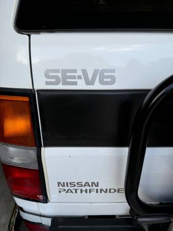 1995 Nissan Pathfinder SE V6 for $0 Build Credit, Poor