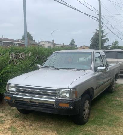 1990 Toyota Pickup 2.4 FI for $0 Build Credit, Poor