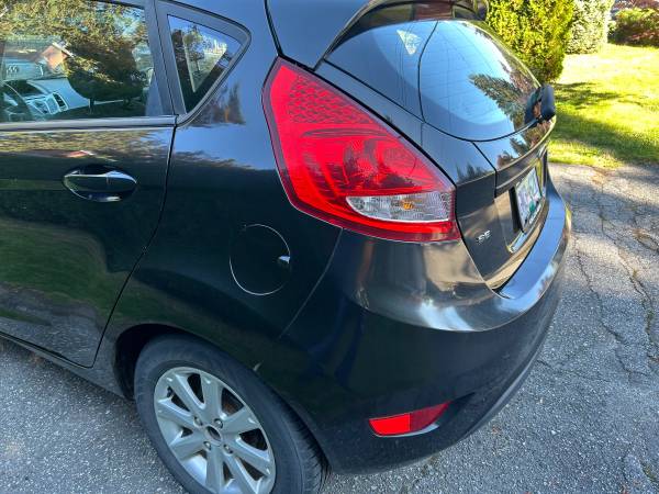 2011 Ford Fiesta SE Hatchback for $0 Build Credit, Poor