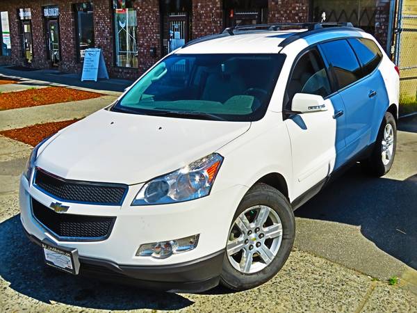 2011 Chevrolet Traverse 7-Passenger LT - New Battery, Almost New