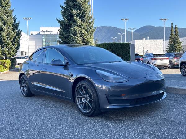 2023 Tesla Model 3 Local No PST Good Buy! for