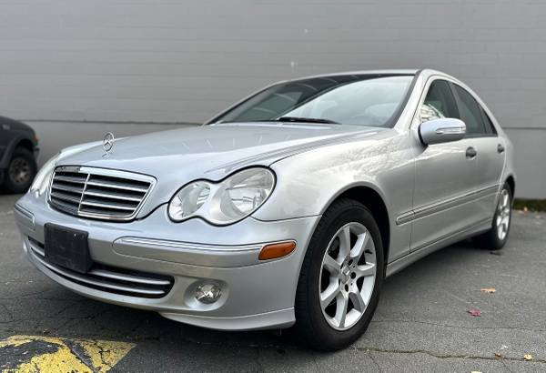 2005 Mercedes-Benz C230 Kompressor Trim - Ultra Clean, Low KM