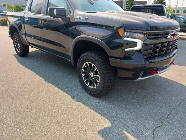 2024 Chevrolet Silverado ZR2 4x4 Crew Cab 6.2L V8 CarPlay