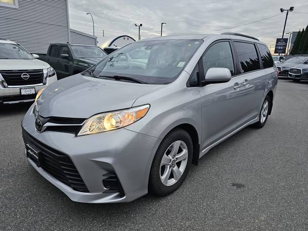 2020 Toyota Sienna LE 8-Seater - Only 36,000 Kms for