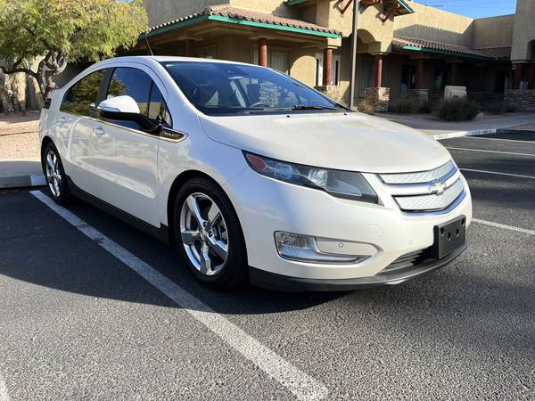 2014 Chevrolet Volt Premium Trim for $0 Build Credit, Poor