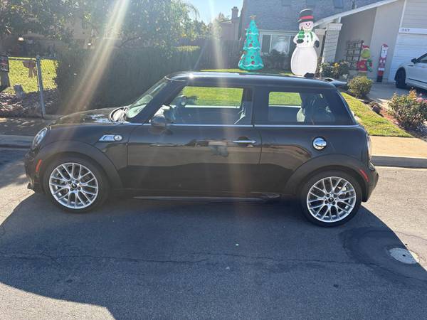 2013 Mini Cooper S - Clean Title, Low Mileage for