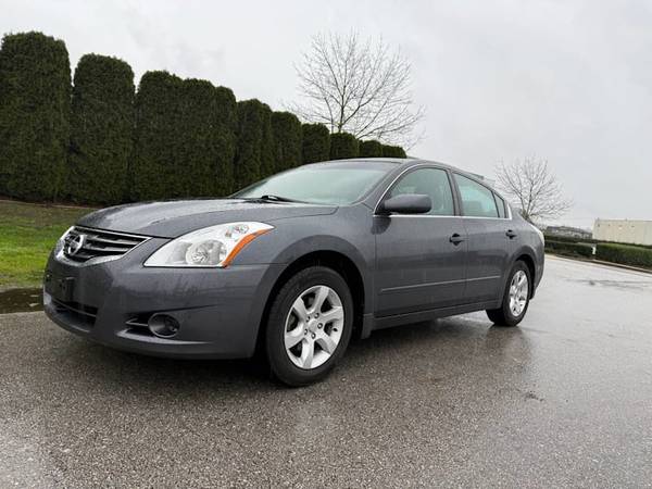 2011 Nissan Altima S 2.5L Automatic A/C - 118,000 KM