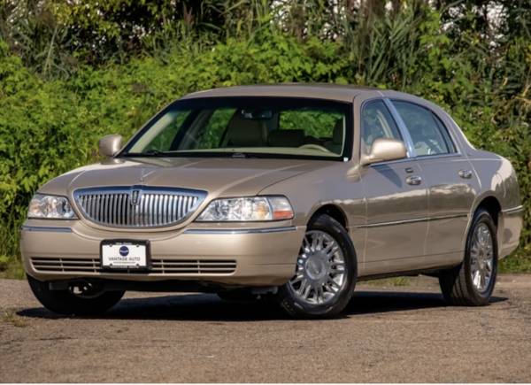 Wanted to Buy: Lincoln Town Car (Year, Model, Trim) for