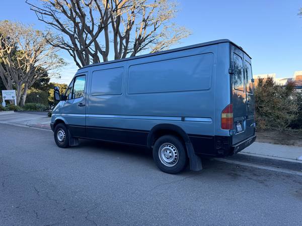 2006 Freightliner Sprinter 2500 Cargo for $0 Build Credit, Poor