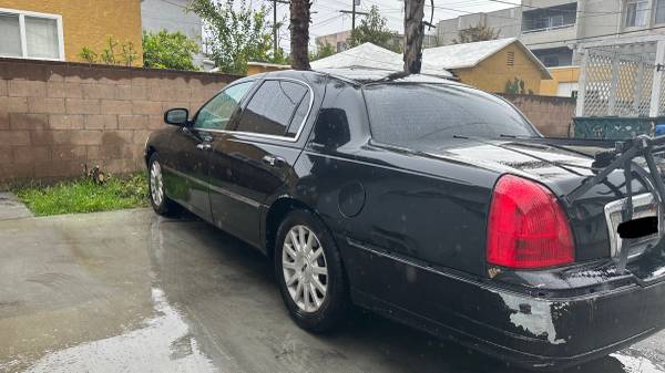 2007 Lincoln Town Car Signature Limited for $0 Build Credit,