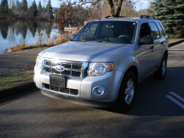 2011 Ford Escape XLT AWD 4x4 4-Cyl Mint Condition for