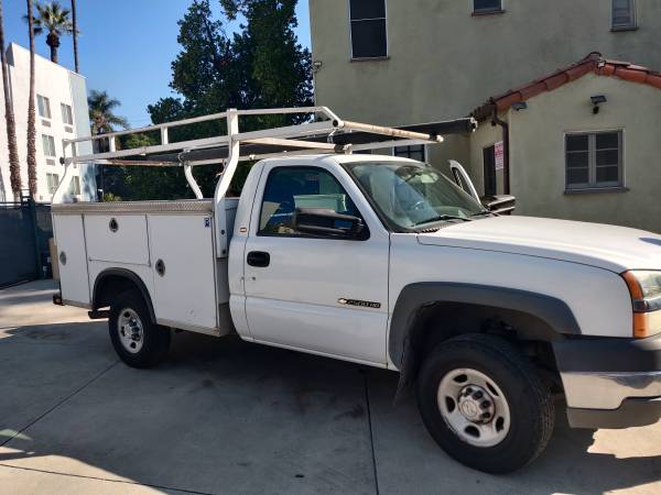 2004 Chevrolet Silverado 2500 HD Regular Cab Work Truck 8