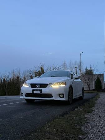 2013 Lexus CT200h Sport Hybrid V - Low KM for