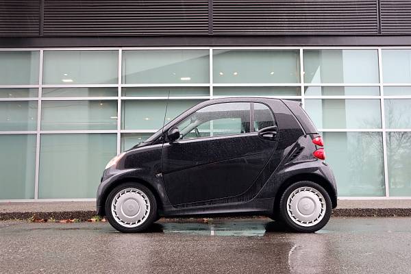 2013 Smart Fortwo Pure - Automatic, 82,551 km, Two Sets