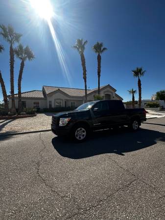 2017 Nissan Titan Crew Cab Fully Loaded 88K Miles for