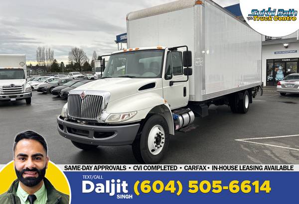 2018 International 4300 26' Dry Box 109" High Ramp Tuck