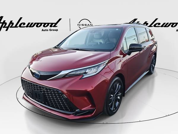 2022 Toyota Sienna Hybrid XSE for $0 Build Credit, Poor