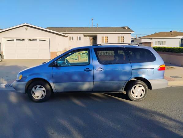 1998 Toyota Sienna LE for $0 Build Credit, Poor Credit,