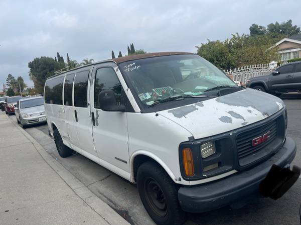 2001 GMC Savana Commercial Van for $0 Build Credit, Poor