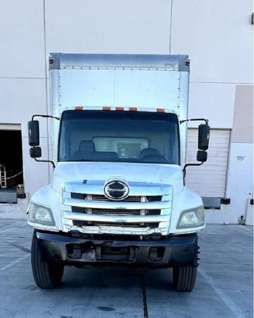 2014 HINO 26' Box Truck for $0 Build Credit, Poor