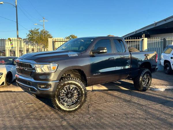 2019 RAM 1500 Big Horn 5.7L V8 HEMI - Custom