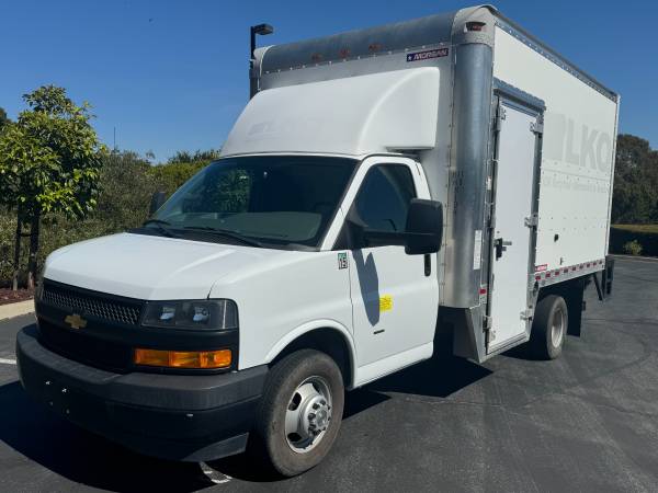 2018 Chevy Express G3500 Box Truck with Lift Gate for