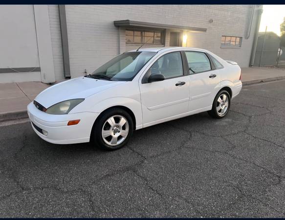 2005 Ford Focus 5-Speed Manual for $0 Build Credit, Poor