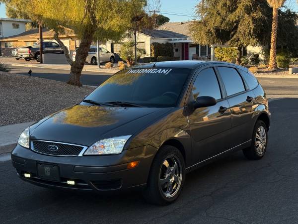 2005 Ford Focus SE ZX5 Manual for $0 Build Credit,