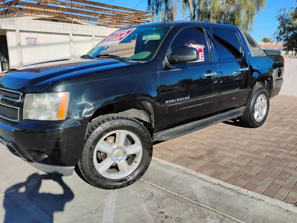 2011 Chevy Avalanche 4x4 LT 1 Owner, 153K Miles, Registered