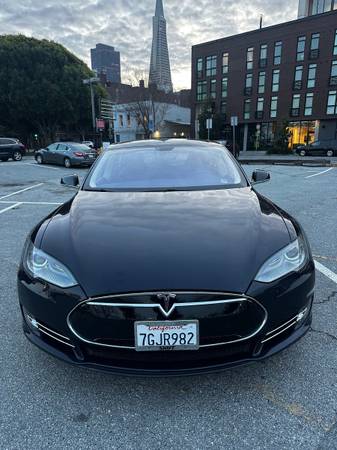 2014 Tesla Model S 60 RWD for $0 Build Credit,