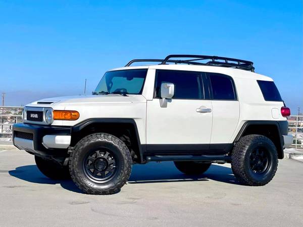 2014 Toyota FJ Cruiser 4X4 for $0 Build Credit, Poor