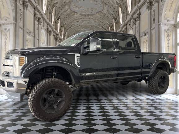 2019 Ford F-250 Super Duty Lariat 6.7L V8 Diesel for