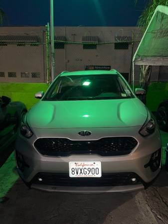 2020 Kia Niro PHEV EX SUV for $0 Build Credit,