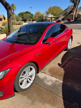 2023 Tesla Model S Red - Looking for a New